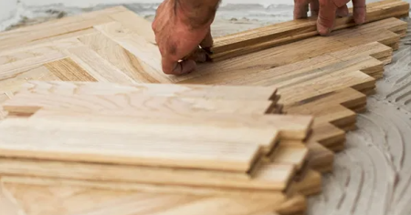 Pokládka parkiet svojpomocne alebo za pomoci odborníkov